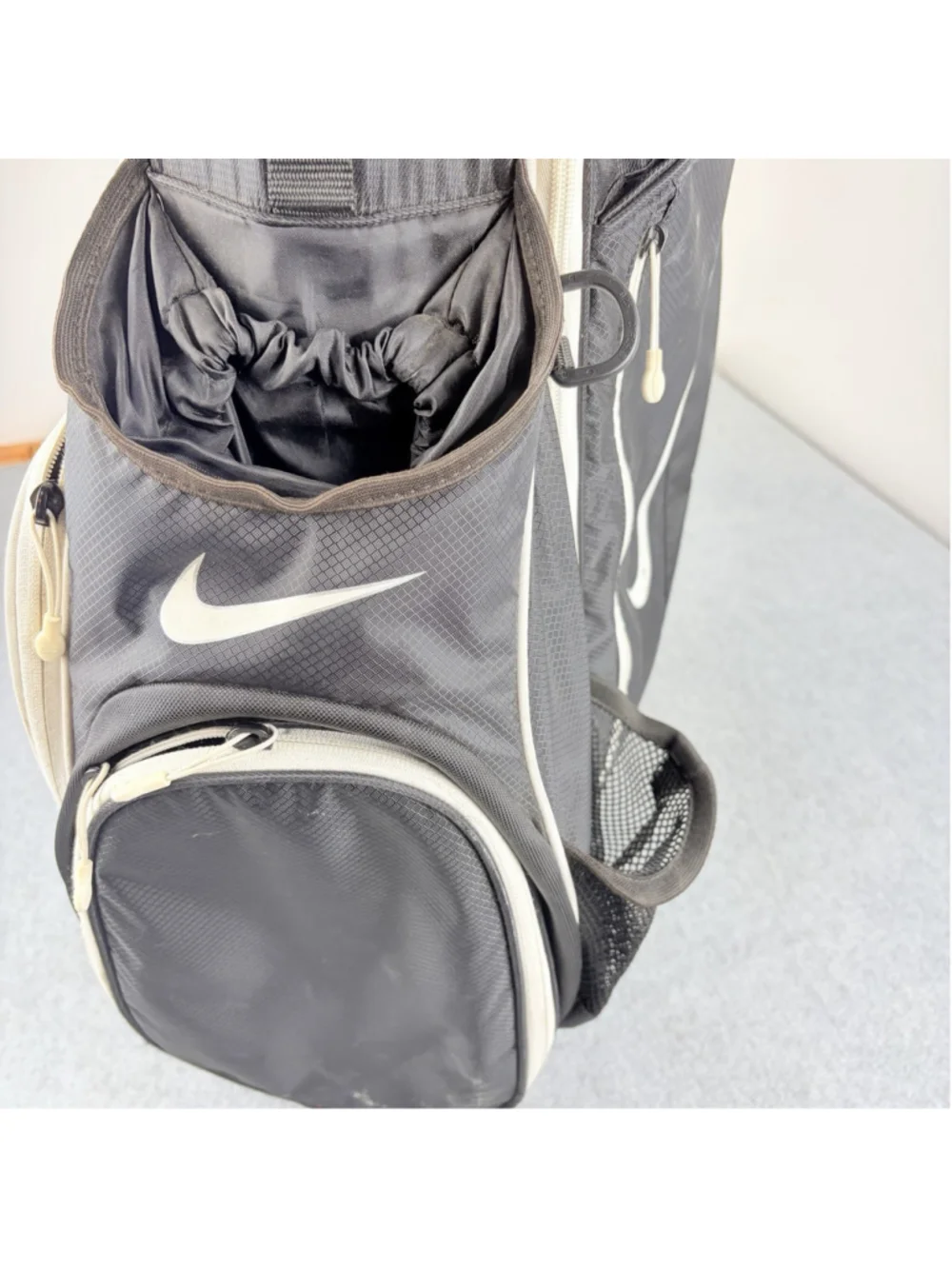 NIKE Xtreme Sport IV Golf Stand Carry Bag Black White 8-Way Dual Strap